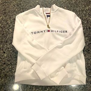 TOMMY HILLFINGER SWEATSHIRT 💕